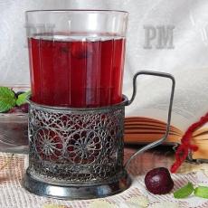 Смородиновый чай с вишневым сиропом